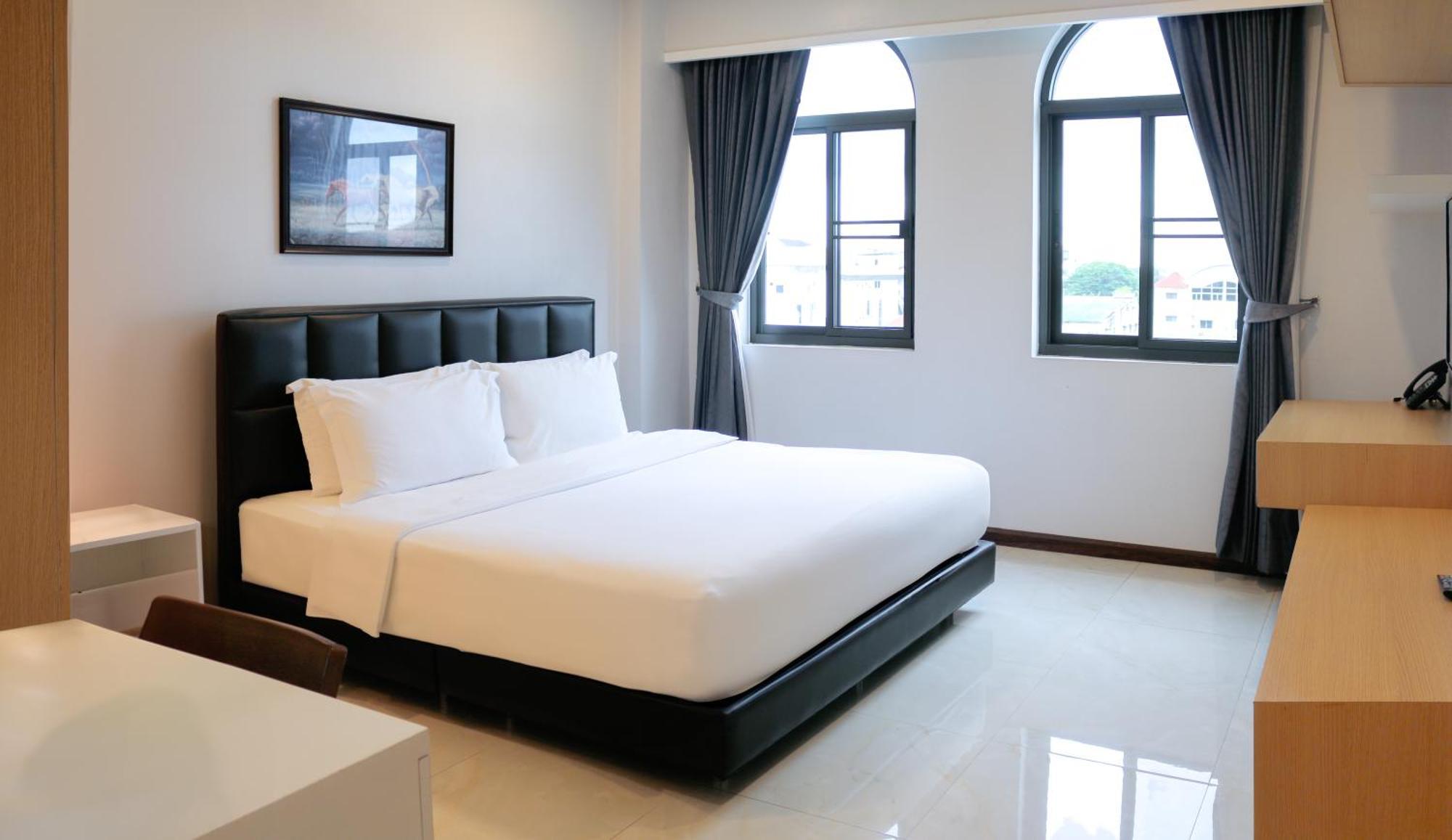 Urbanite Hotel Виентиане Екстериор снимка